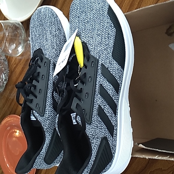 NWT Adidas Duramo 9 Size 12 Running shoes - Picture 2 of 5